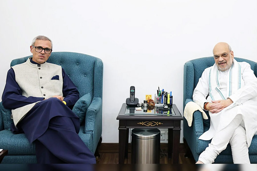 Amit Shah and Omar Abdullah Meet and Home Minister Assures about Statehood