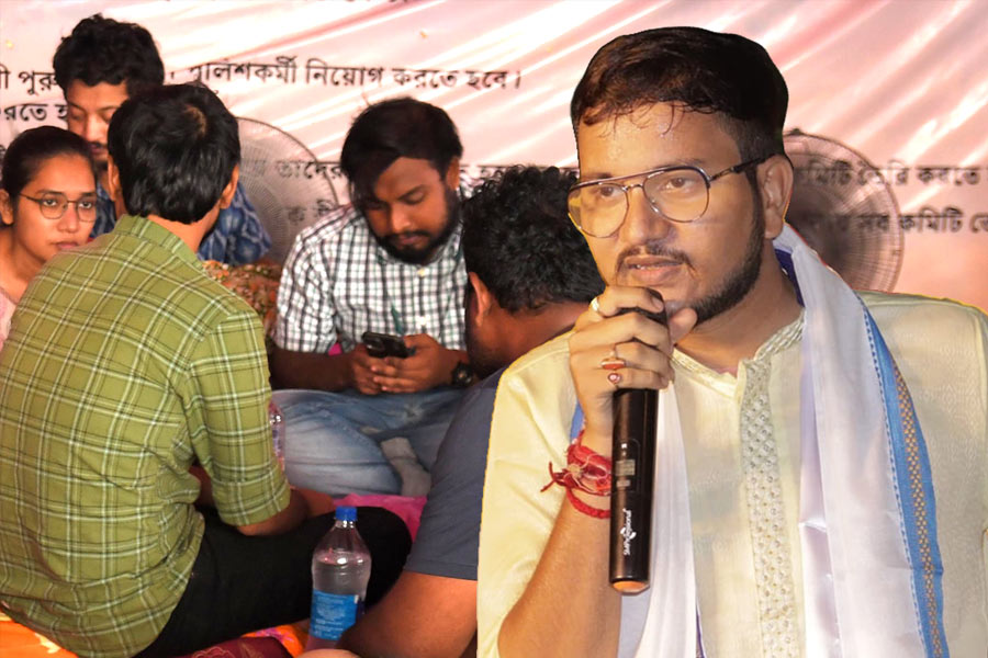 Controversy started over Debangshu Bhattacharya's comment over RG Kar issue