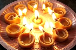 Durga Puja 2024: Make Flour Diya in this festival and light the lamp for prosperity