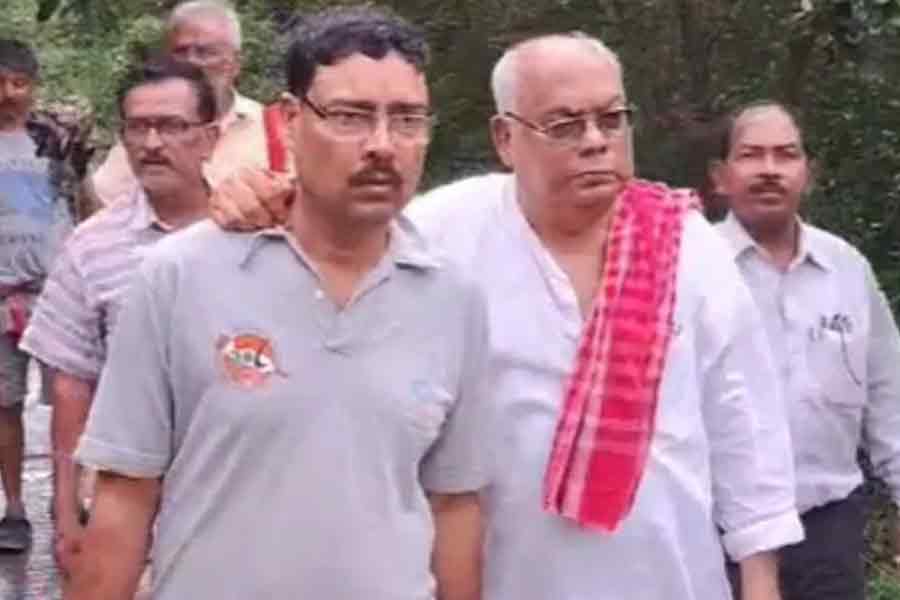 Cyclone Dana: CPM Leader Kanti Ganguly Visits Sundarban