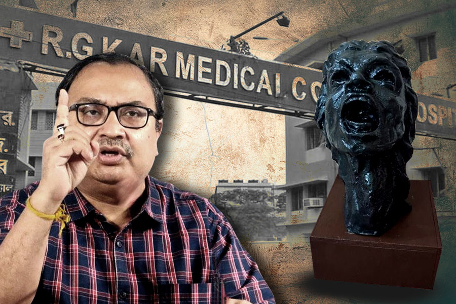 Kunal Ghosh slams Abhaya statue in R G Kar Medical College