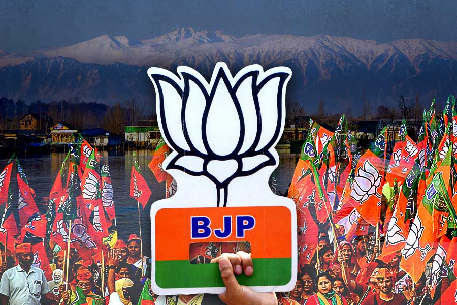 BJP party recovers from early trail in Jammu and Kashmir