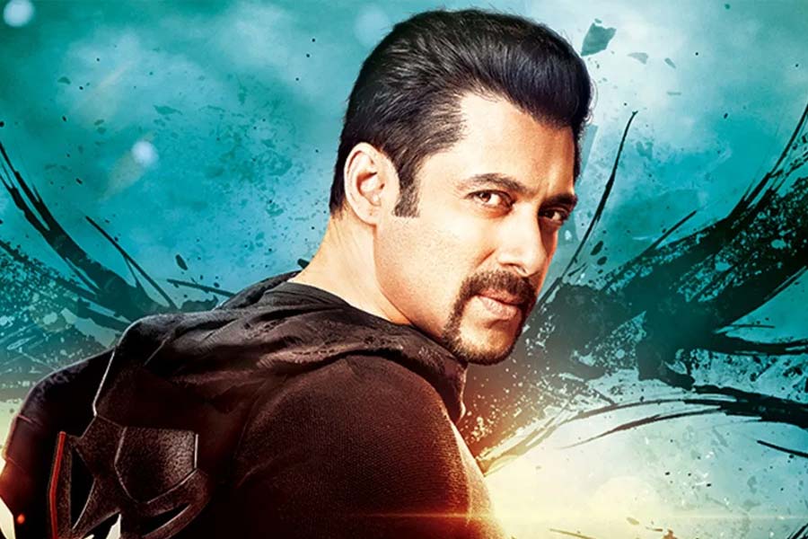 Salman Khan returns as host, promises 'time ka tandav'