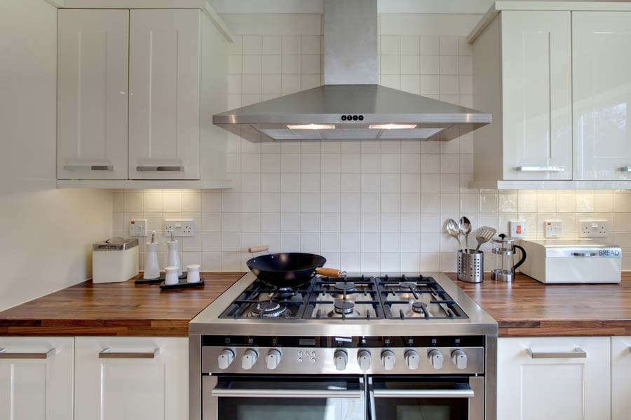 try these tips to buy kitchen chimney