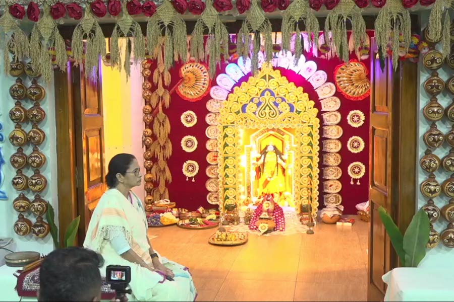 Kalipuja 2024: CM Mamata Banerjee is busy for preparing for the puja own house