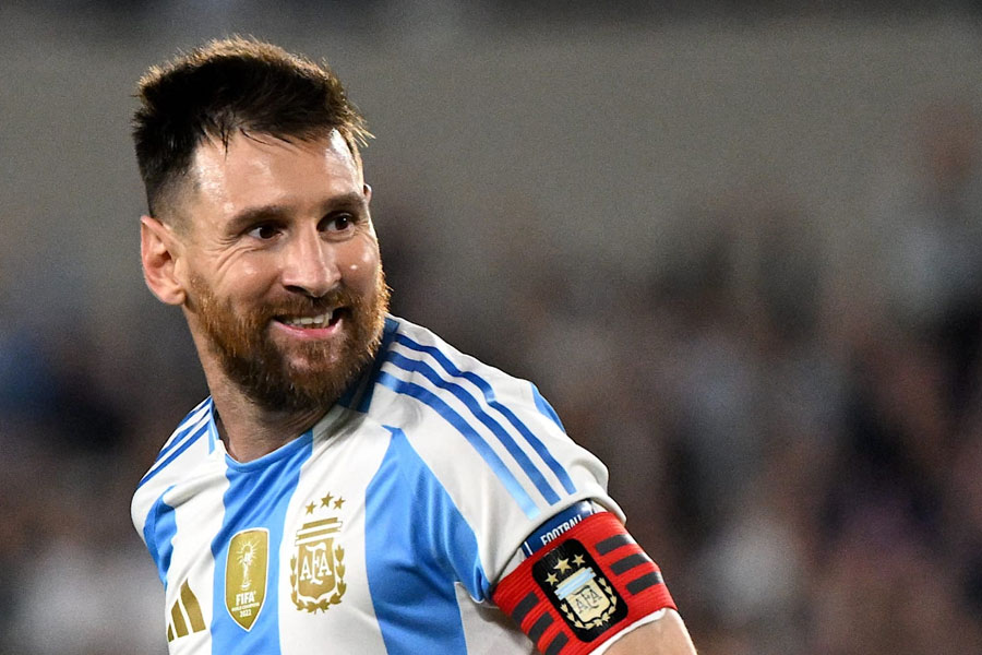 Lionel Messi nets hat trick for Argentina, assists two