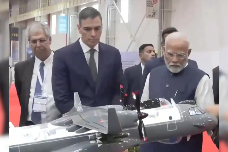 PM Modi Launches C-295 Aircraft Facility and Gives Hat Tip To Ratan Tata