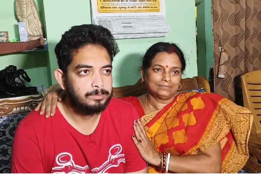 Junior Doctors Strike: Dr. Pulastya Acharya may again join hunger strike