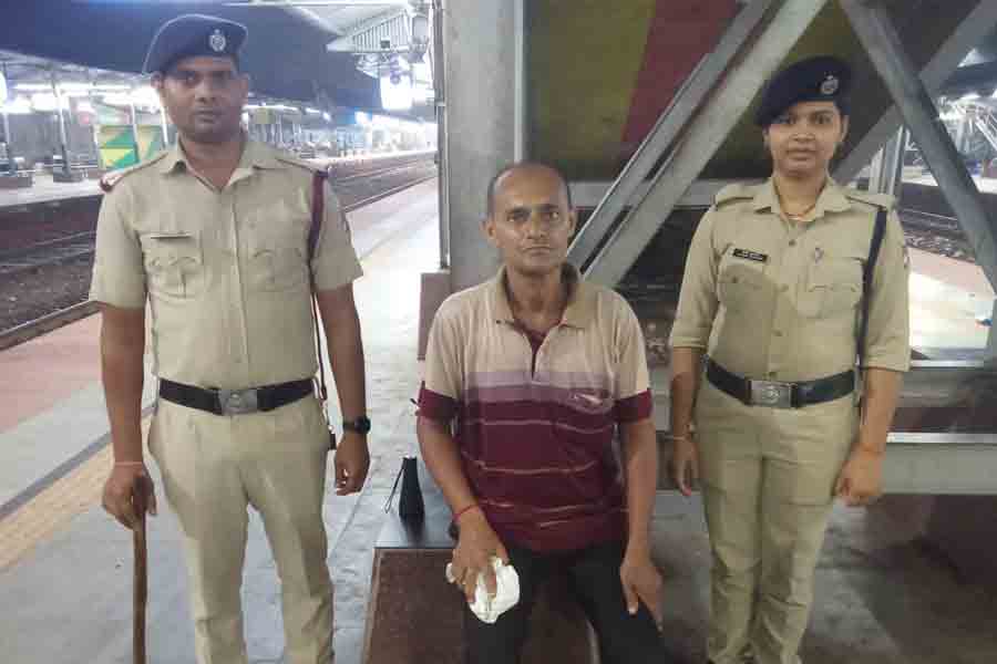 RPF Saves lady passenger's life in Bardhaman