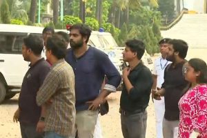 Raj Bhavan Abhijan Live Update: Junior doctors reaches Raj Bhavan