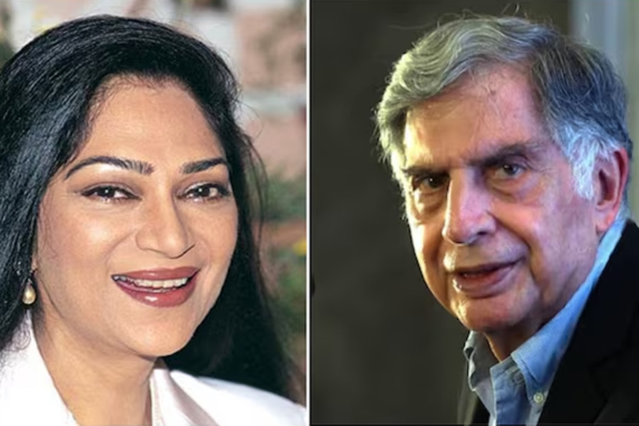 Actress Simi Garewal heartbroken over friend Ratan Tata's Death