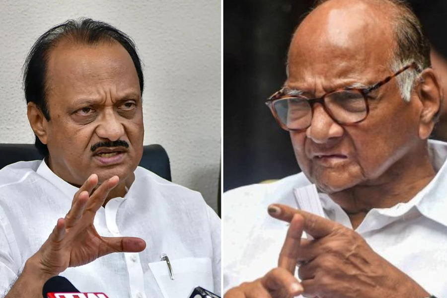 Now Sharad Pawar moves Supreme Court over use of 'clock' symbol