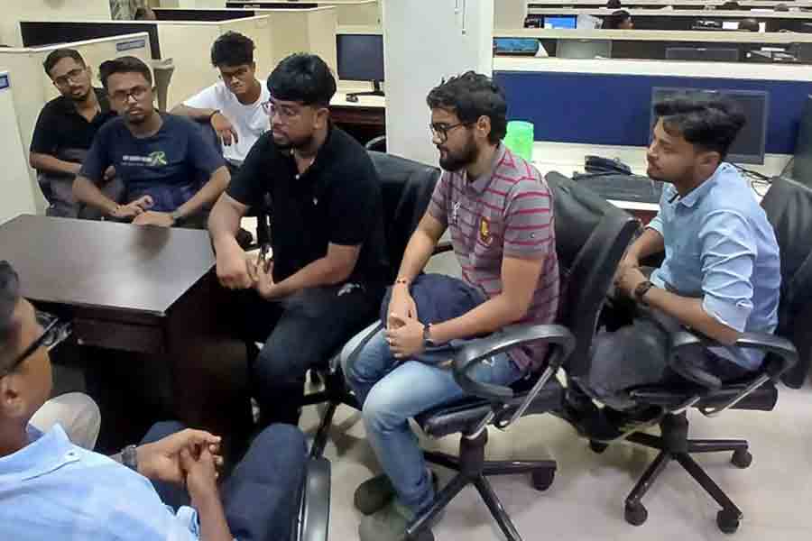 15 suspended junior doctors from R G Kar meets Kunal Ghosh