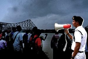 Cyclone Dana: People are gathering at Ganga Ghat to enjoy the weather before Cyclone Dana | Sangbad Pratidin