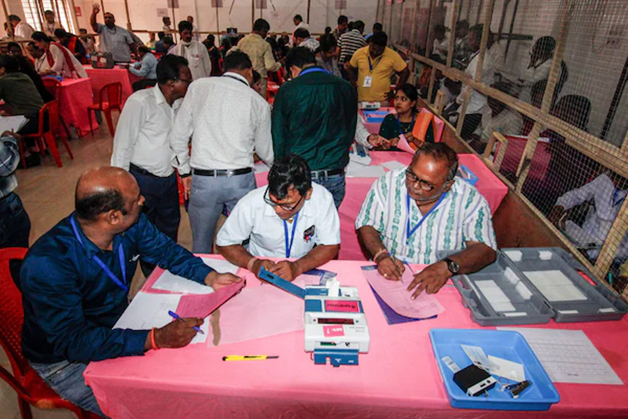 Haryana and J&K Result LIVE UPDATE: Congress alliance leads in J&K