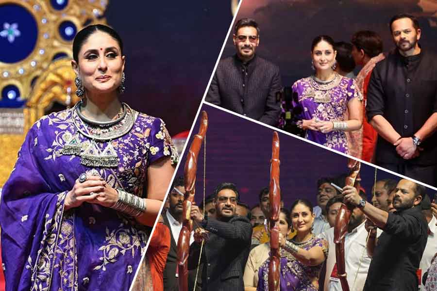 Dussehra: Ajay Devgn, Kareena Kapoor and Rohit Shetty's Ravan Dahan pictures at Delhi's Lav Kush Ramleela