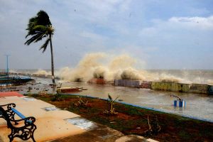 WB Weather Update: MeT predicts heavy rain in Kolkata and adjacent area due to cyclone Dana