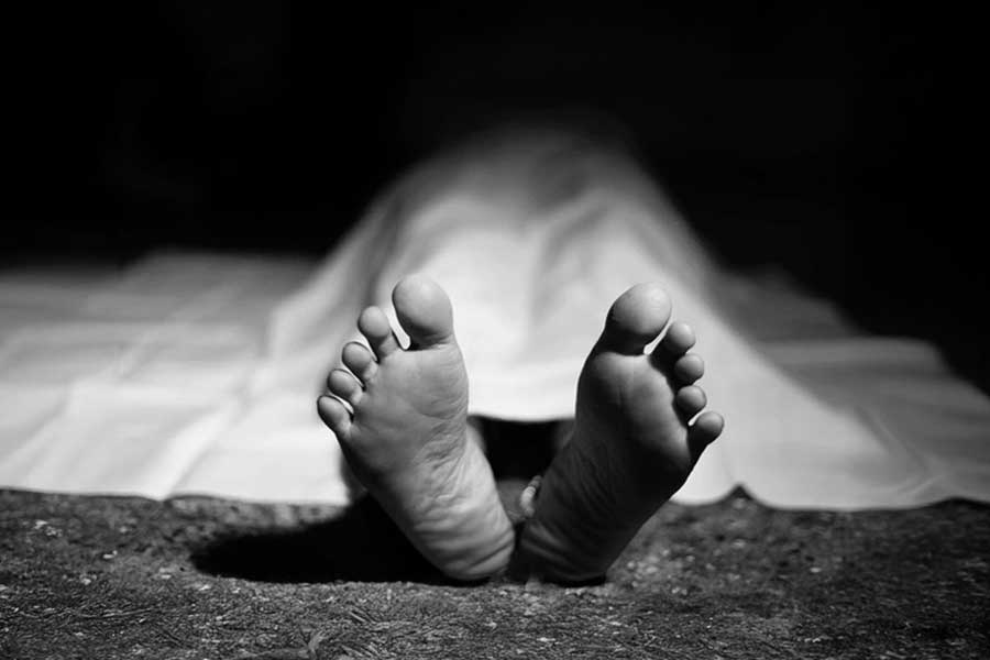 5 year old died in hospital, family claims doctors were playing cricket in Uttar Pradesh