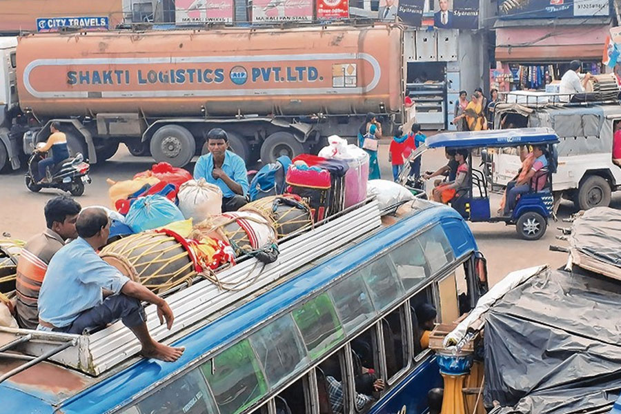 Durga Puja 2024: Dhakis are returning home after the festival