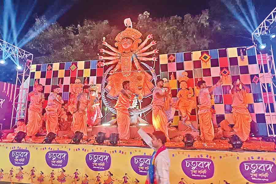 Durga Puja Carnival 2024: Tribute to Ratan Tata at Puja Carnival in Durgapur