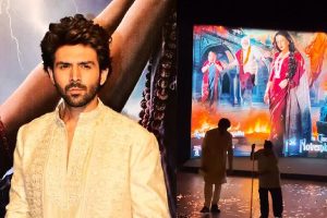 Kartik Aaryan helped woman to clean the stage