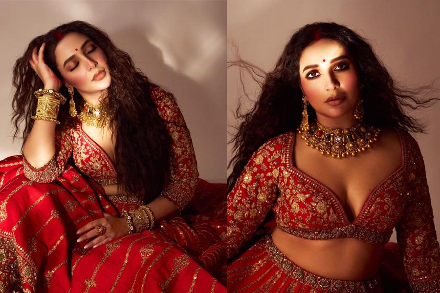 Diwali 2024: Subhasharee Ganguly's Festive look in Red Lehenga