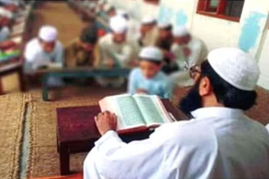 Maharashtra government triples madrasa teachers' salaries