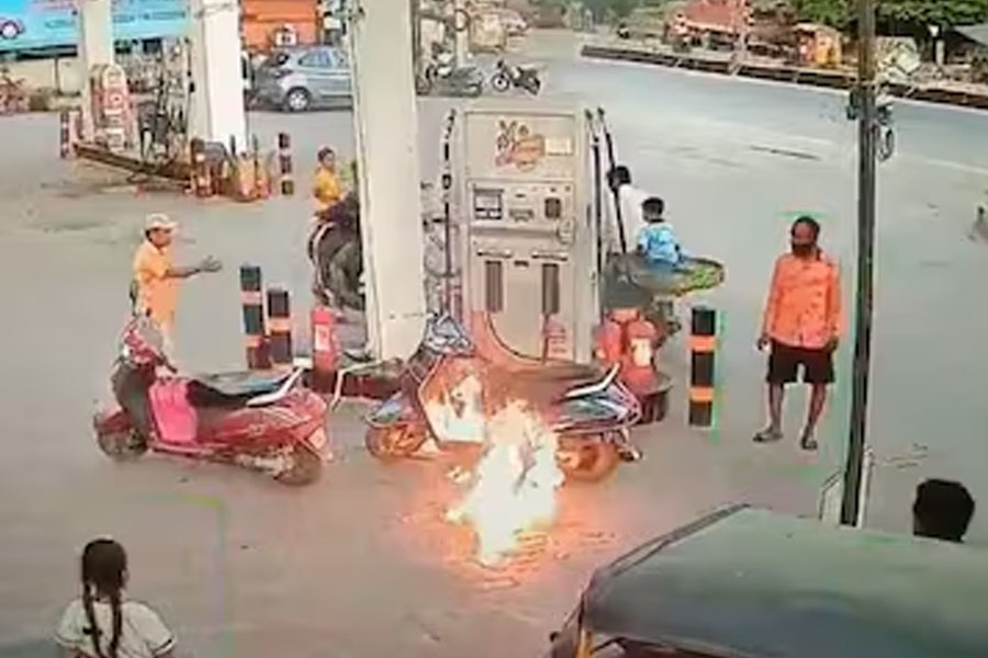 Drunk man starts fire at Petrol Pump