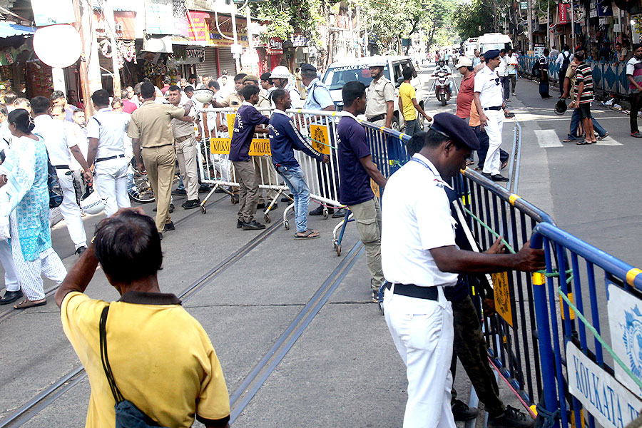 RG Kar protest: Doctors stage protest at Lalbazar