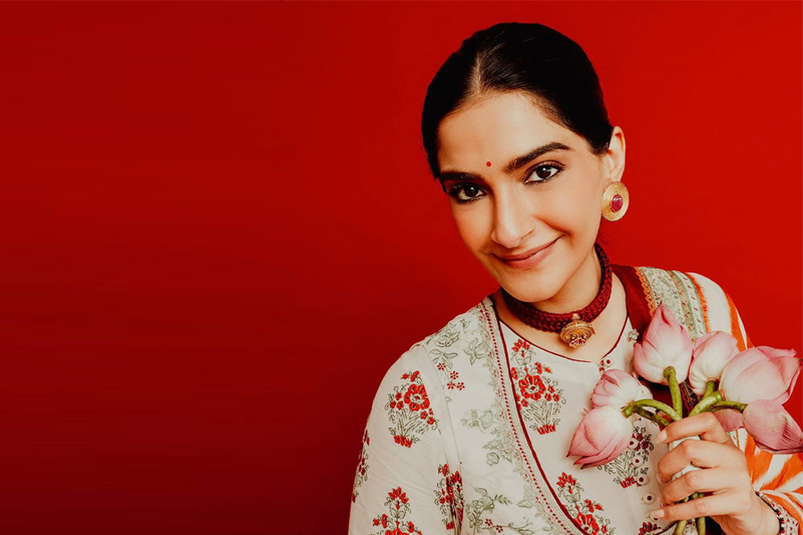 Sonam Kapoor doesn't fast on Karwa Chauth, shares mehendi pics