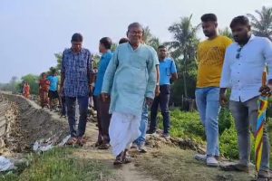 Sundarbans Development Minister face of protests while visiting the area in Namkhana