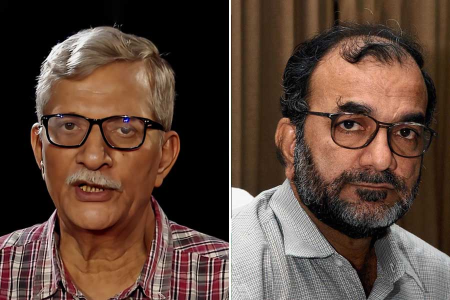 Bikash Ranjan Bhattacharya supports Tanmoy Bhattacharya in harassment row