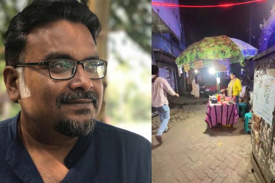 serial Director ayan sengupta opens food stall near Tapan theater