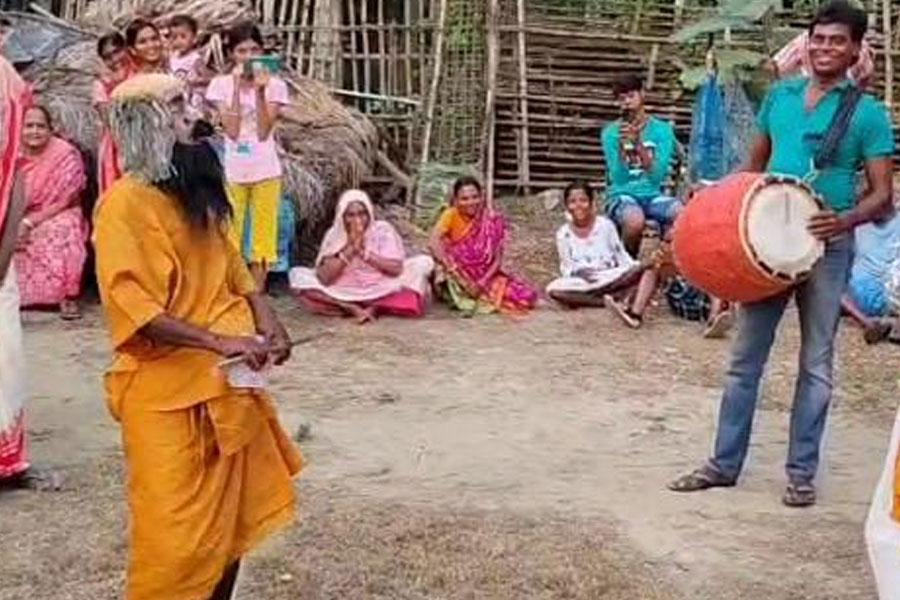 Farmers of the village participated in the Badai song at Mantshwar in Bardhaman