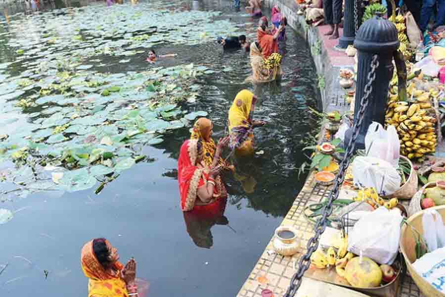 Rabindra Sarobar and Subhas Sarobar will be closed during Chhath Puja