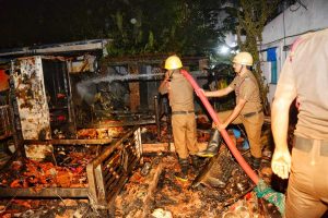 Fire broke out on hut in Kalikapur along the Em bypass Kolkata