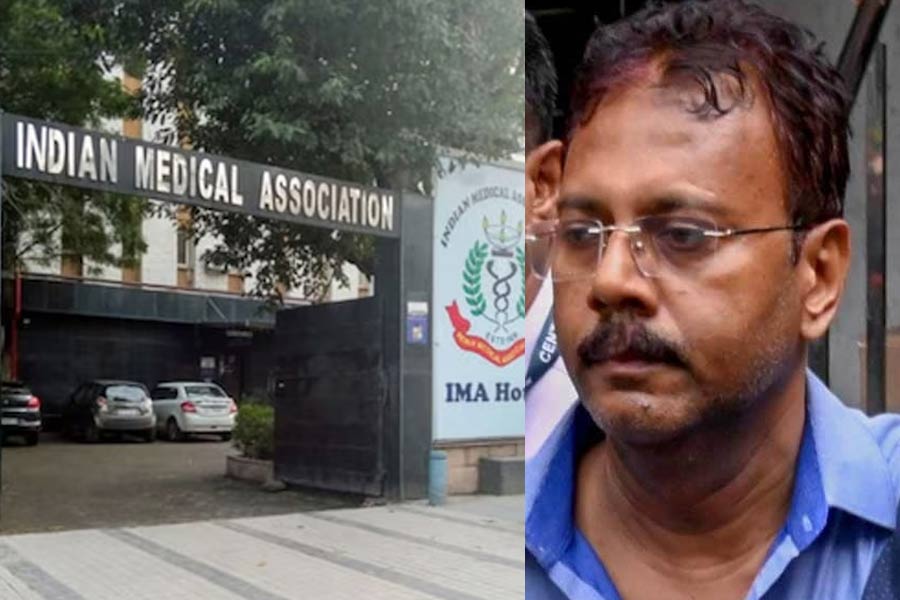 Chaos in election of Indian Medical Association, Kolkata regarding Sandip Ghosh allegedly got ballot to participate