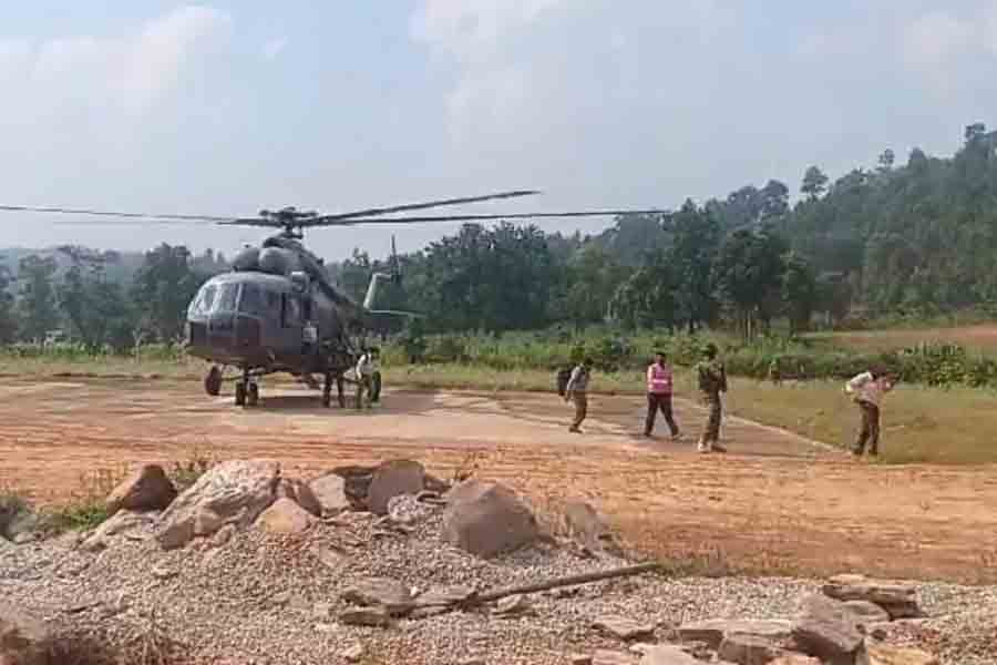 Vote workers reached Maoist Area in Jharkhand by Helicopter