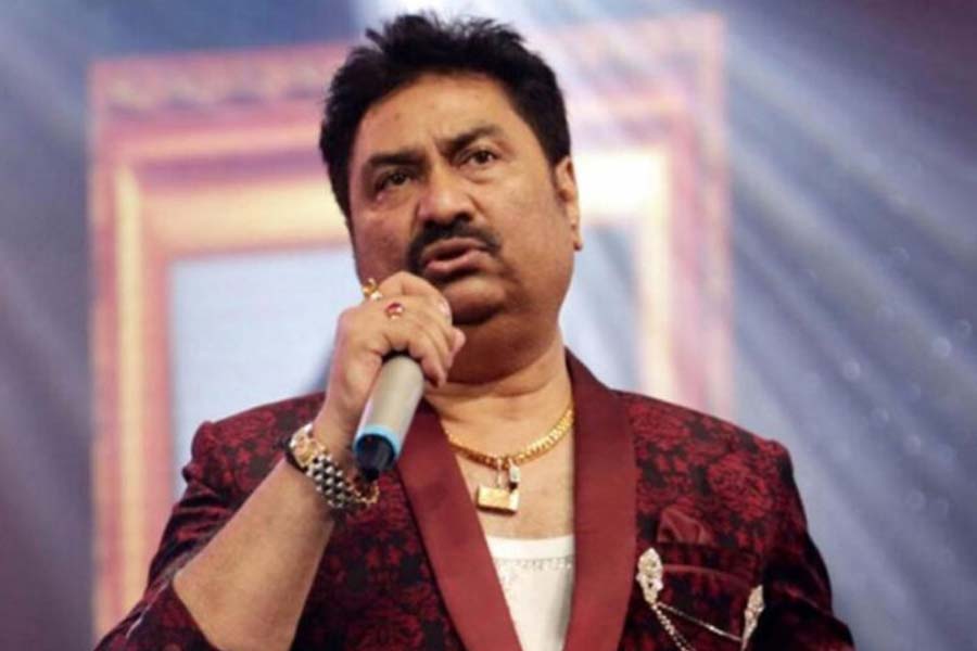 Kumar Sanu video from stage goes viral