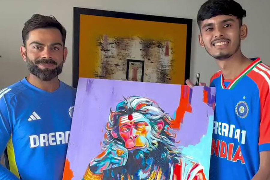 Virat Kohli gets Hanuman Ji's poster by fan ahead of his 36th birthday