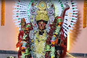 Kalipuja 2024: In Pandua of Hooghly, there is auction for selling things used in puja