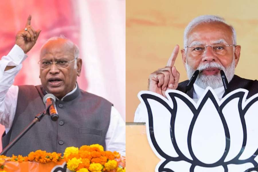 Mallikarjun Kharge hits back at PM Narendra Modi over poll promises jibe