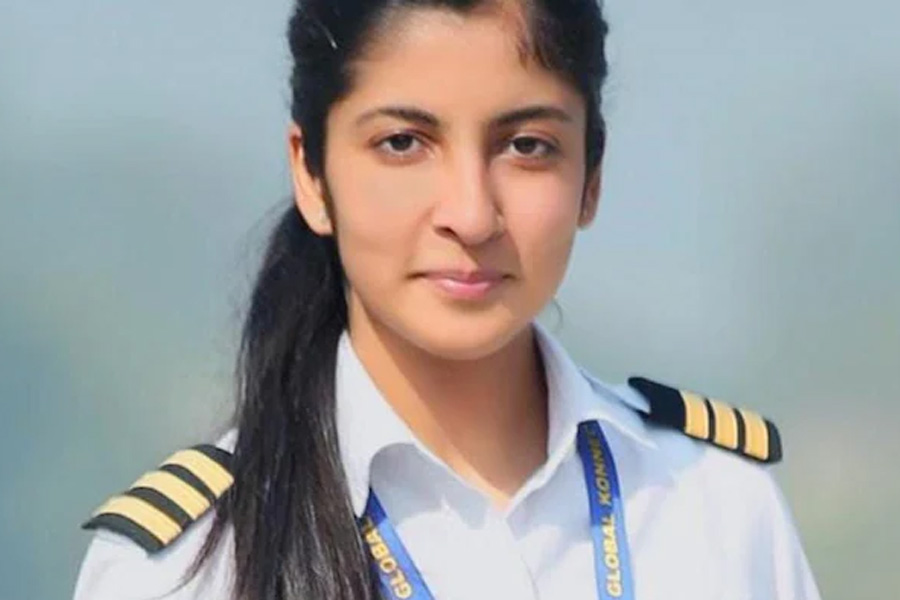 Mumbai based Air India Pilot Died and Boyfriend Arrested