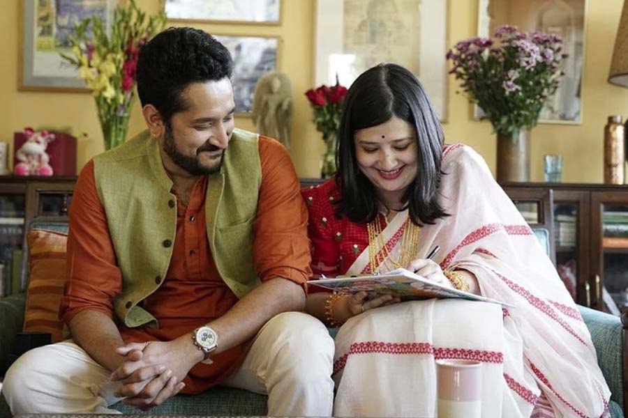 Parambrata Chatterjee Piya Chakraborty First wedding anniversy