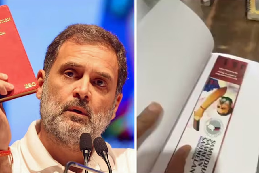 Congress takes BJP fire over 'blank' copies of Constitution at Rahul Gandhi event