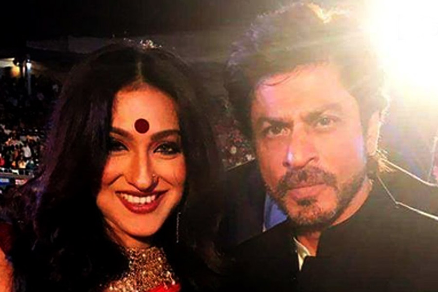 Rituparna Sengupta wishes Happy Birthday to Shah Rukh Khan