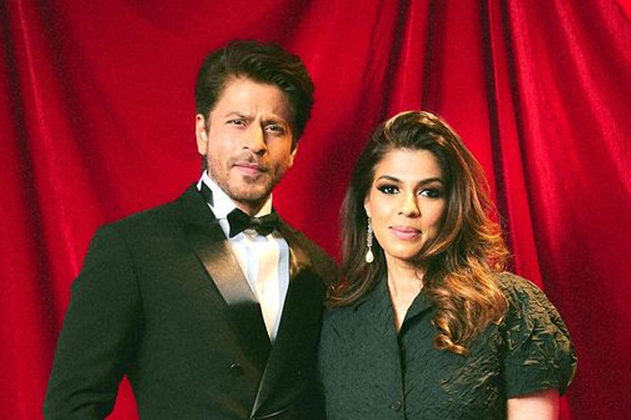 Shah Rukh Khan and his manager Pooja Dadlani are birthday twin