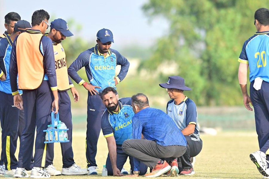 Syed Mushtaq Ali Trophy: Bengal Cricket Team lost against Madhya Pradesh and Mohammed Shami is slightly injured