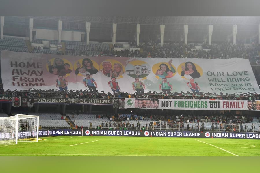 Asia's largest tifo at Salt Lake Stadium in Mohun Bagan match