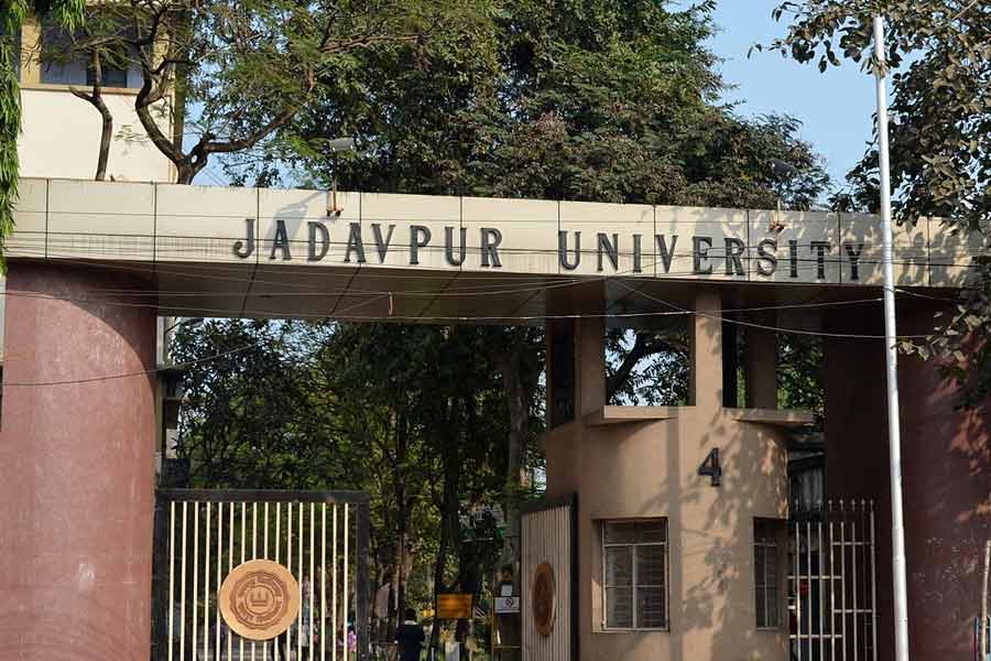 Students sick after drinking contaminated water in Jadavpur University